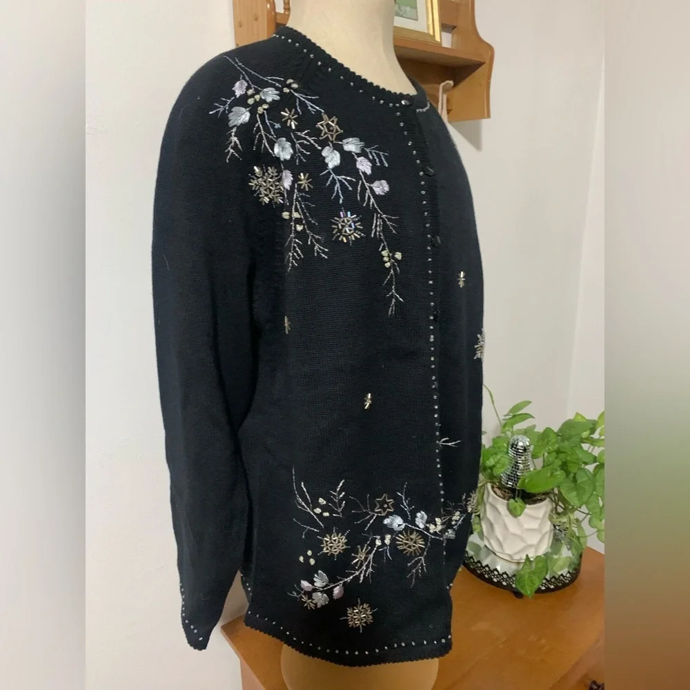 Stitches In Time NWT Black Snowflake Floral Cardigan Size L Beaded Embroidered - Picture 6 of 16